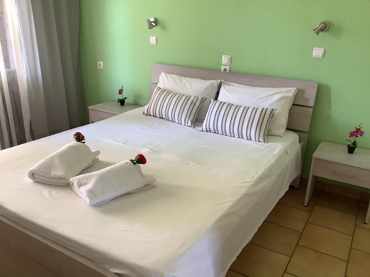 Piccolo Paradiso Apartments คาโตดารัตโซ ภายนอก รูปภาพ