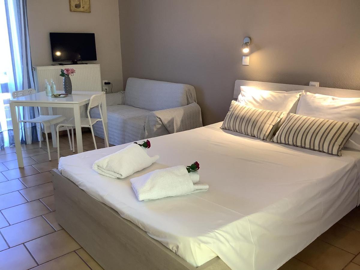 Piccolo Paradiso Apartments คาโตดารัตโซ ภายนอก รูปภาพ